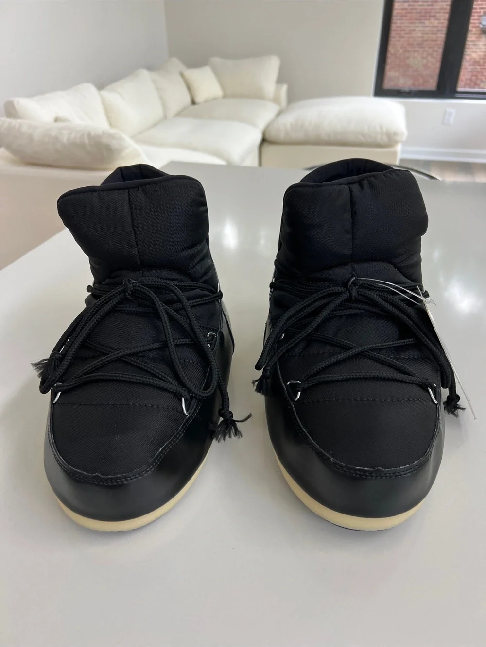 Moon Boot new tag